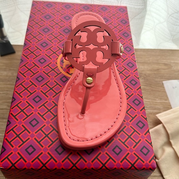 New Tory Burch Women Miller Patent Leather Sandals Coral Crush , Size # Various - Picture 6 of 8